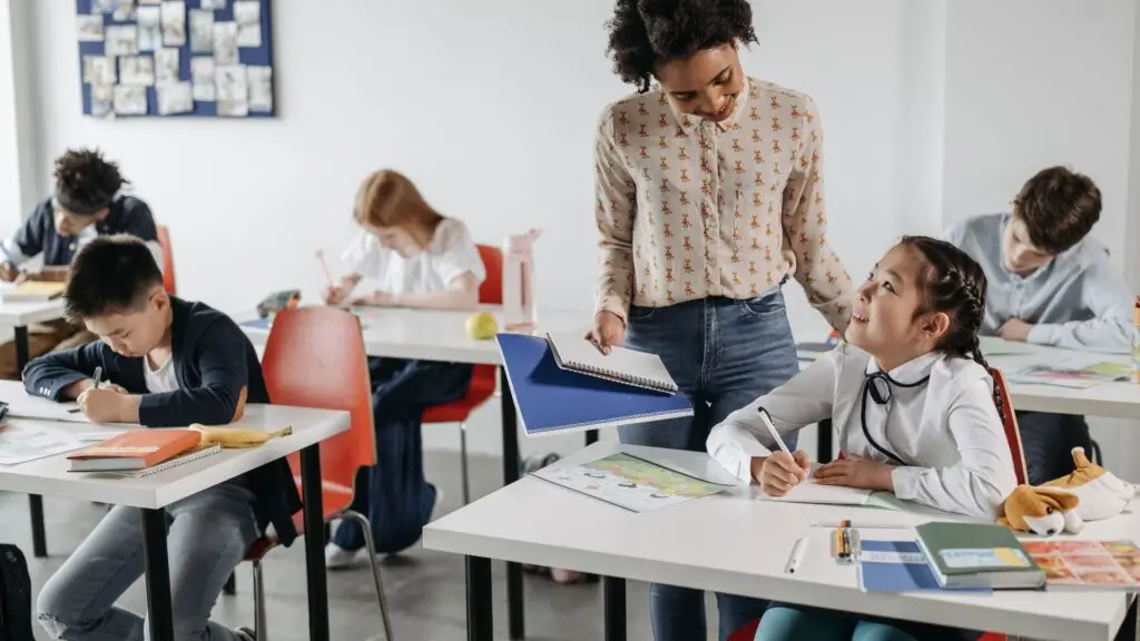 Canadian Visa Expert - Les éducateurs francophones